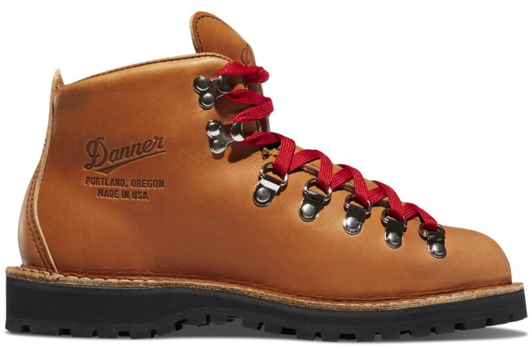 danner classic hiking boots